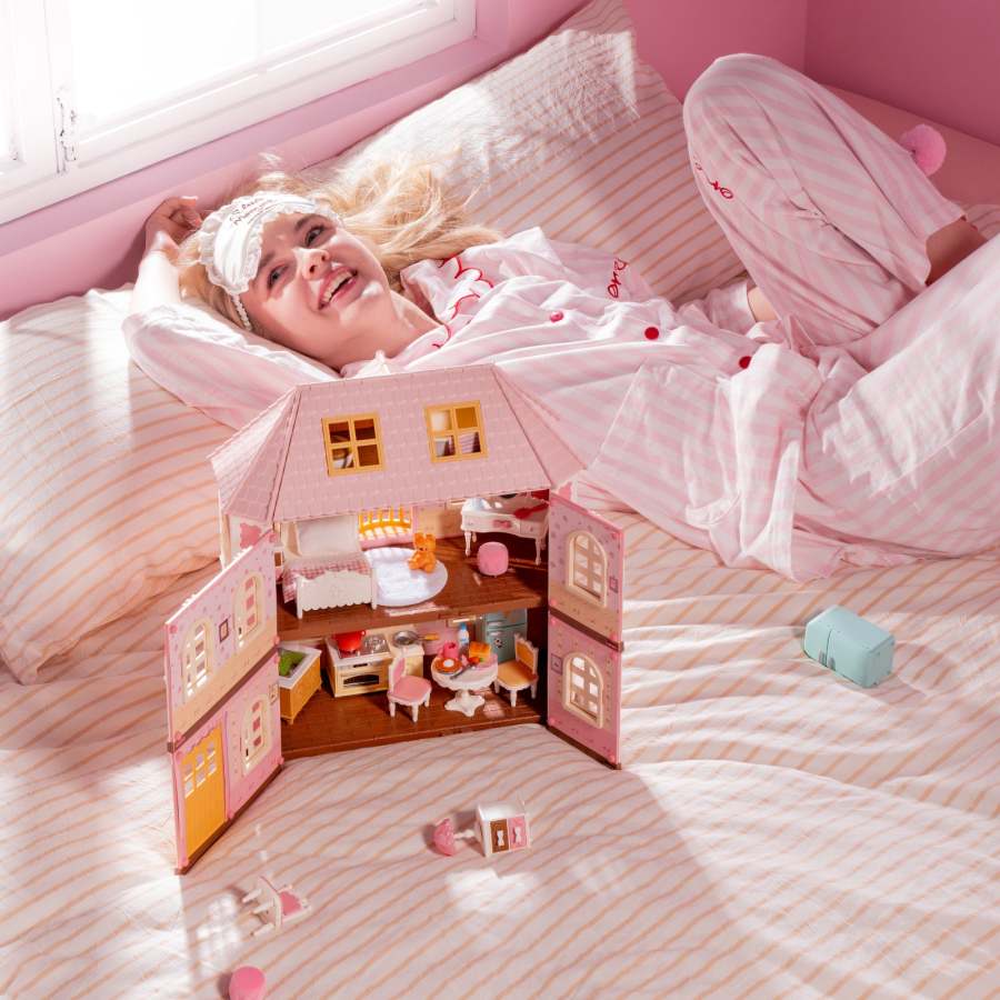 Robotime Rolife DIY Dollhouse Kit- Haley Island Fairy Rose Cottage HH001
