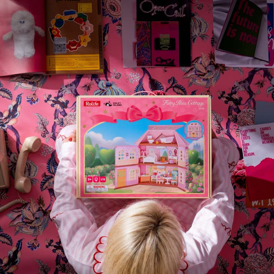 Robotime Rolife DIY Dollhouse Kit- Haley Island Fairy Rose Cottage HH001