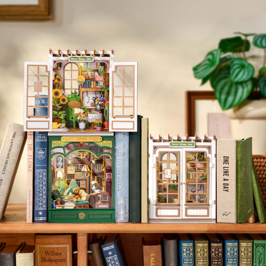 Rolife DIY Book Nook Kit - Quiet Corner Study TGE03